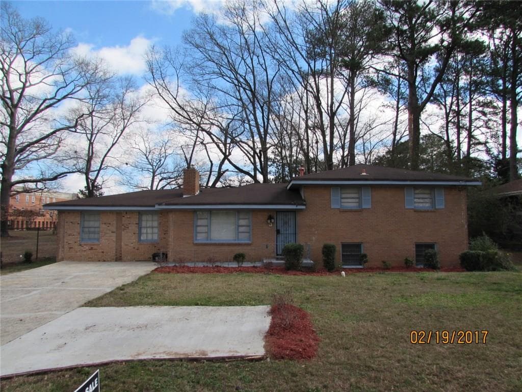 4 bedroom, 1,563 sq ft single family residence sold at 187 Hamilton E Holmes Drive, Atlanta, GA 30318