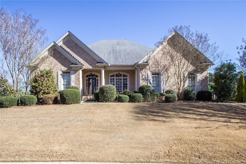 5 bedroom, 5,540 sq ft single family residence sold at 301 Ivy Brook Court, Alpharetta, GA 30004