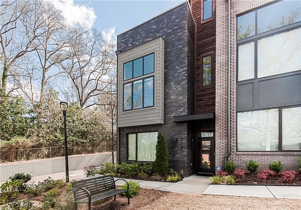 4 bedroom, 2,128 sq ft townhouse sold at 728 Oakview Road, Decatur, GA 30030