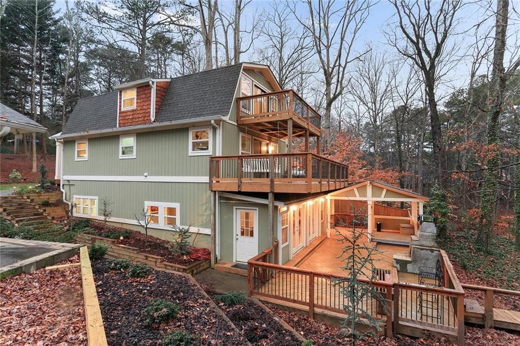 3 bedroom, 2,640 sq ft single family residence sold at 3125 Lakeside Drive, Cumming, GA 30041