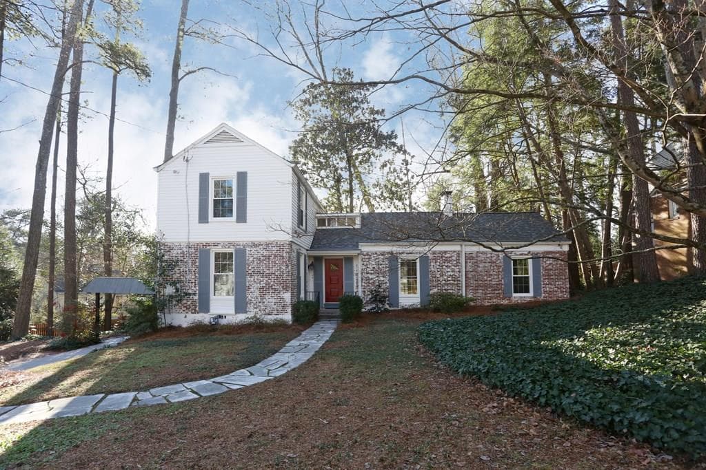 3 bedroom, 1,804 sq ft single family residence sold at 1941 Greystone Road, Atlanta, GA 30318