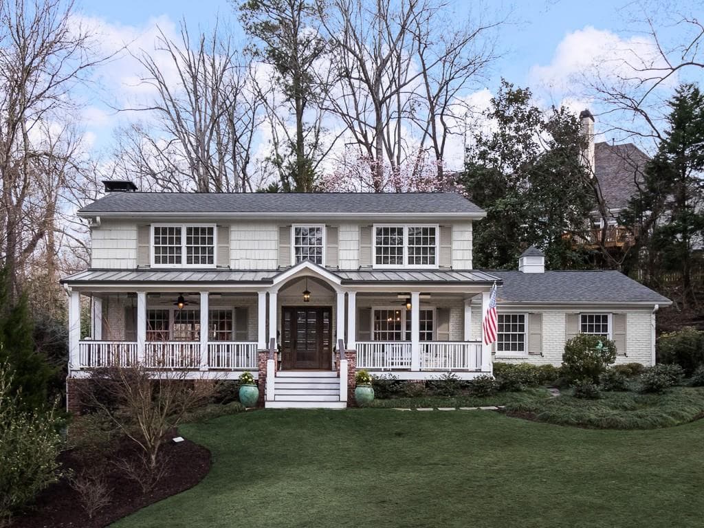 4 bedroom, 3,328 sq ft single family residence sold at 4261 Beverly Lane, Atlanta, GA 30342
