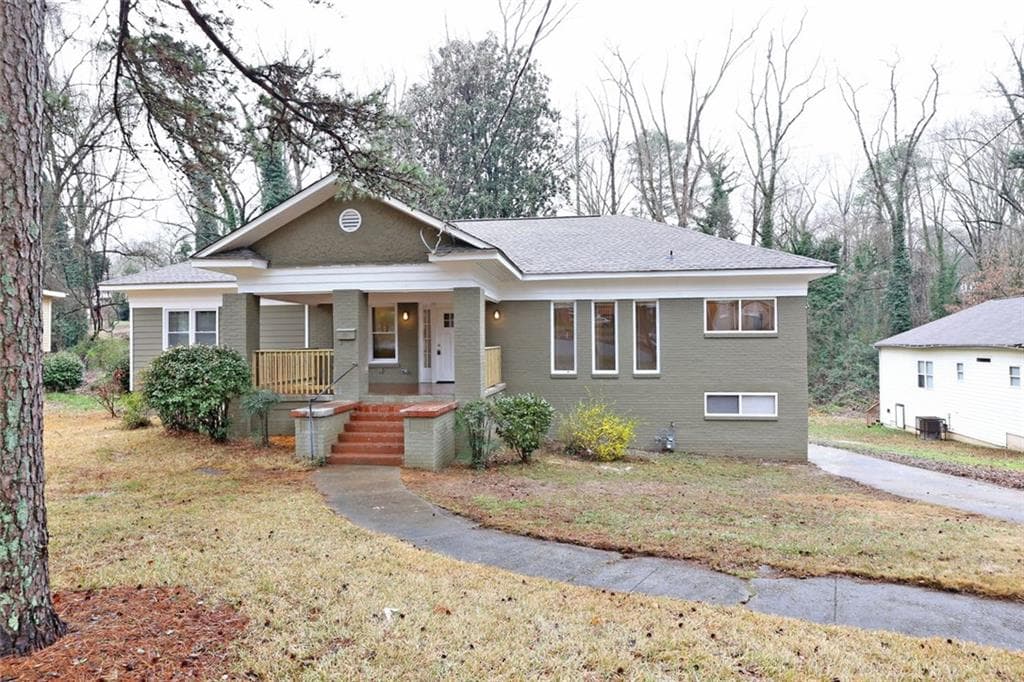4 bedroom, 1,853 sq ft single family residence sold at 1604 Olympian Circle, Atlanta, GA 30310