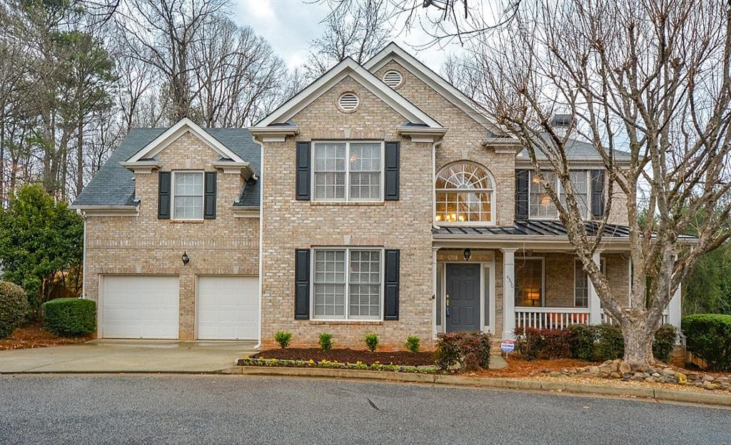 4 bedroom, 3,580 sq ft single family residence sold at 4350 Oakdale Vinings Circle, Smyrna, GA 30080