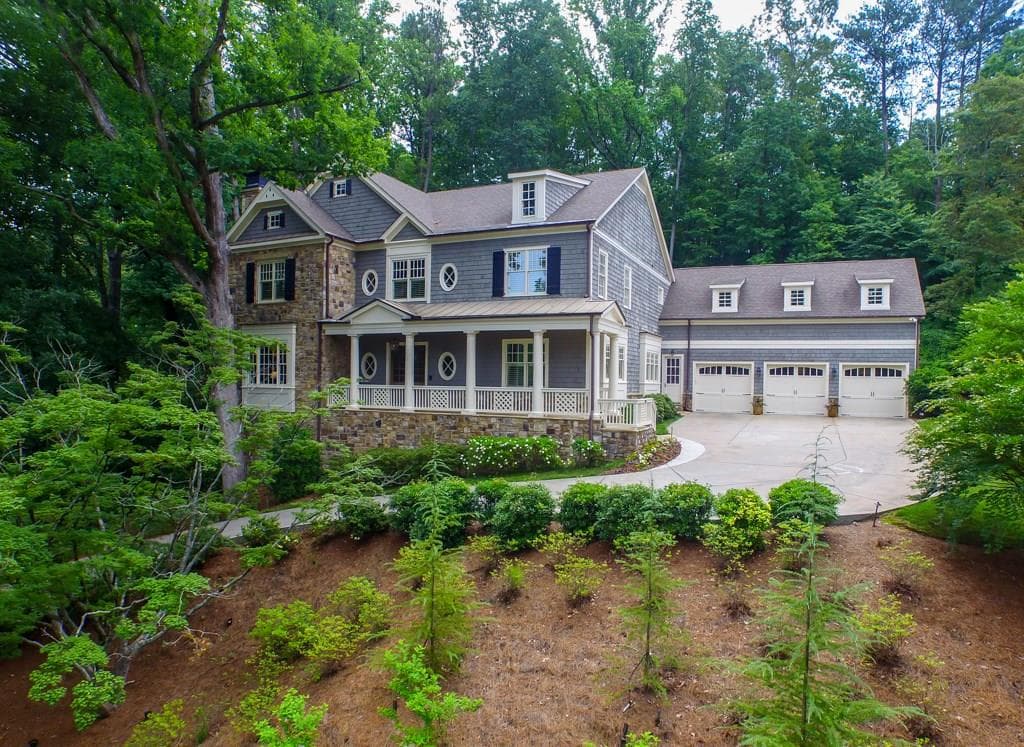 6 bedroom, 6,454 sq ft single family residence sold at 692 Londonberry Road, Atlanta, GA 30327
