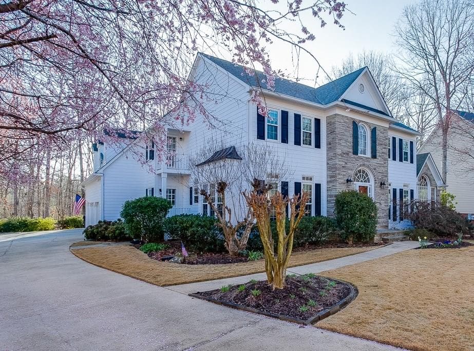 4 bedroom, 5,010 sq ft single family residence sold at 2527 Woodcrest Court, Lawrenceville, GA 30043