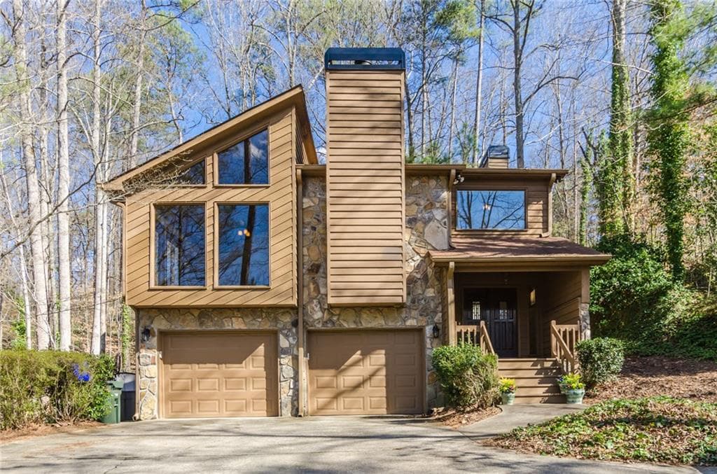 3 bedroom, 2,040 sq ft single family residence sold at 94 Skyland Drive, Roswell, GA 30075