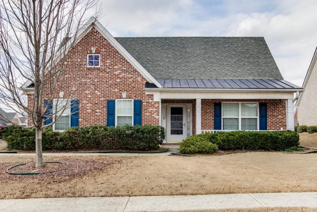 3 bedroom, 2,136 sq ft single family residence sold at 1237 Laurelwood Lane, Lawrenceville, GA 30045