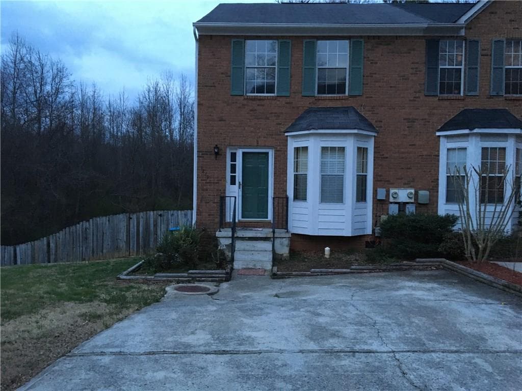2 bedroom, 1,166 sq ft townhouse sold at 3879 Meadow Creek Drive, Peachtree Corners, GA 30092