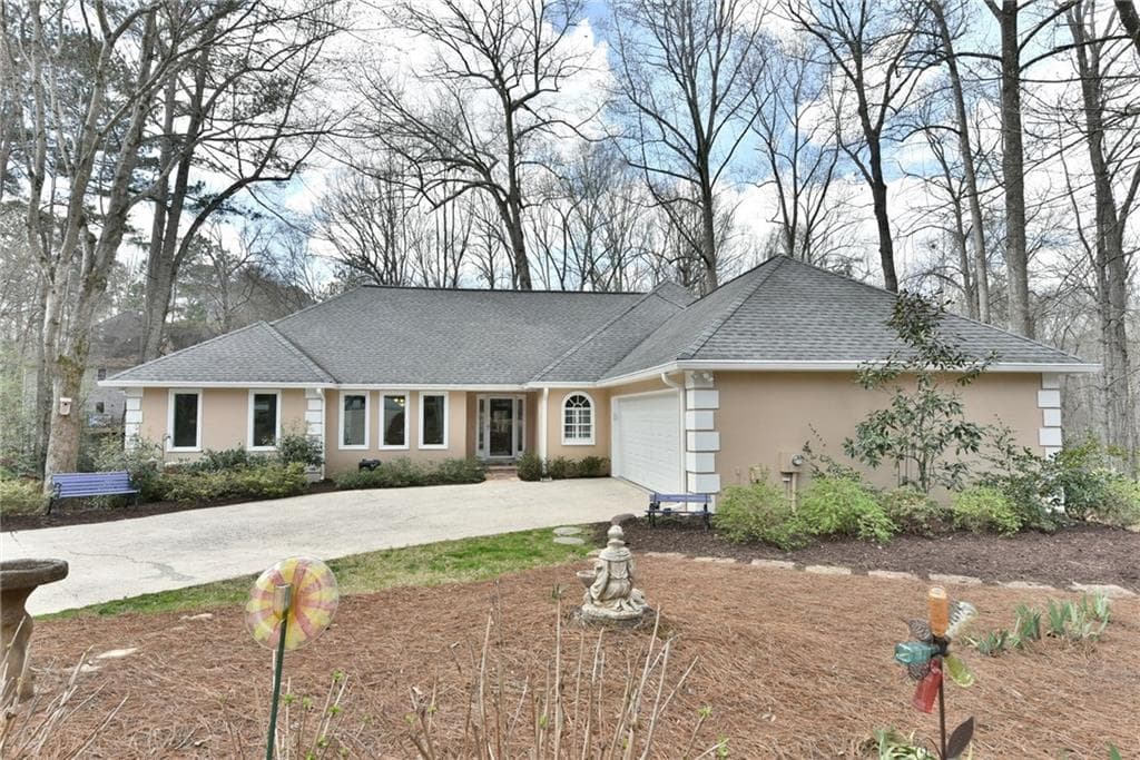 4 bedroom, 2,271 sq ft single family residence sold at 10630 Haynes Forest Drive, Alpharetta, GA 30022