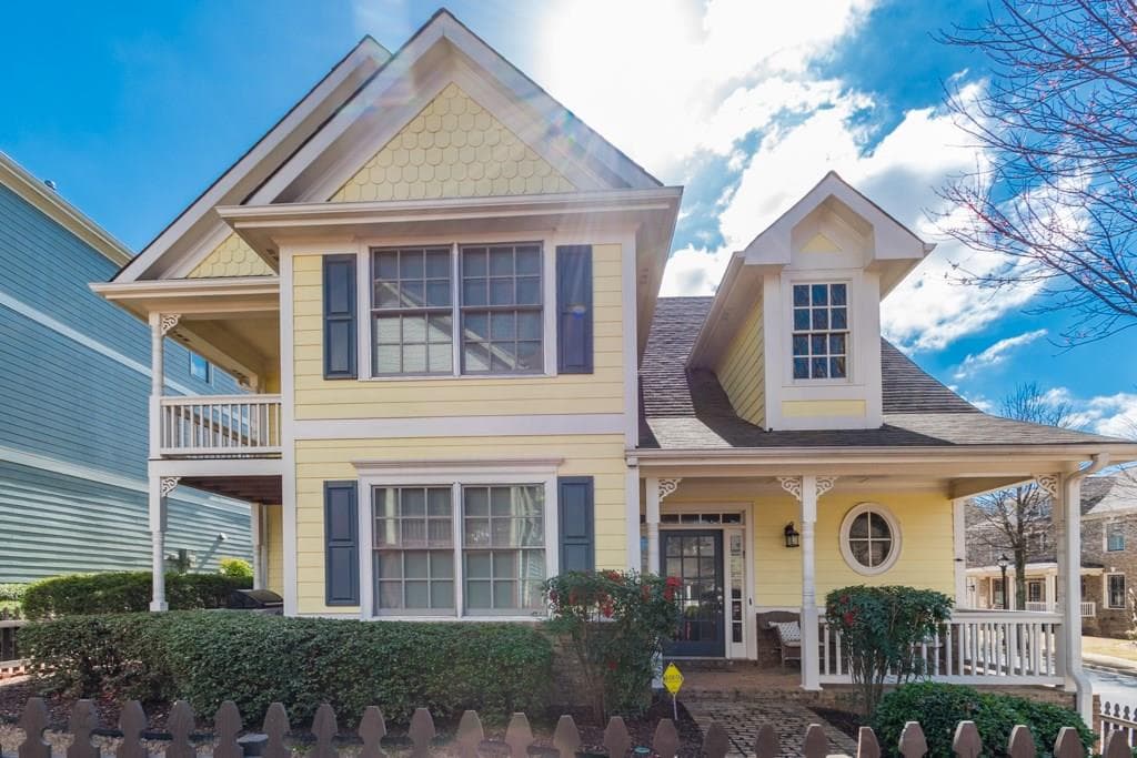 3 bedroom, 2,355 sq ft single family residence sold at 1638 Duncan Drive, Atlanta, GA 30318