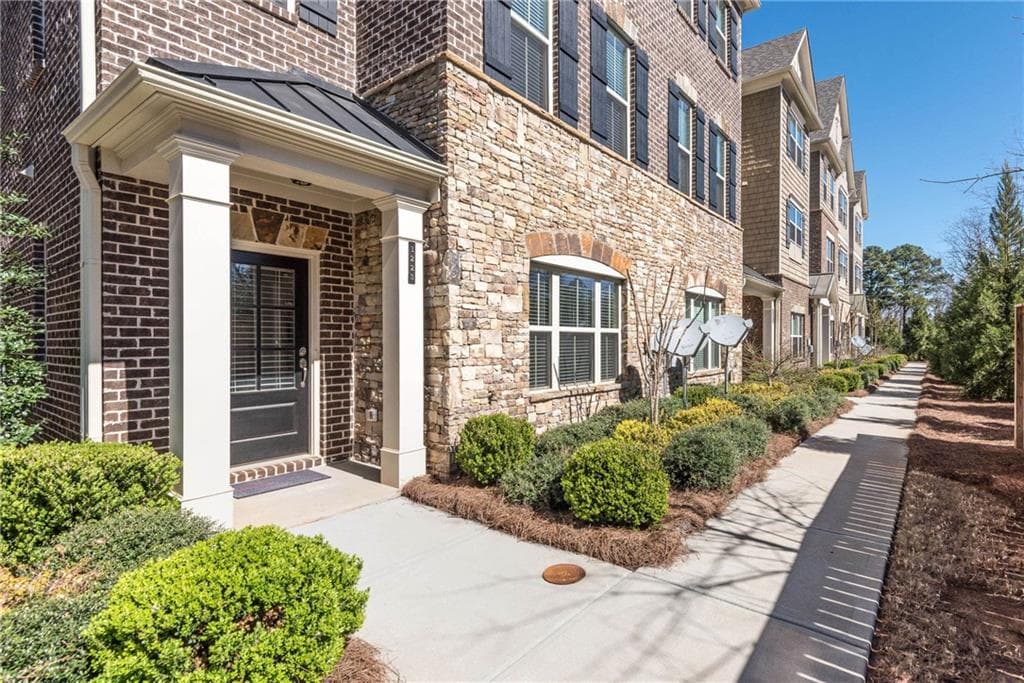 3 bedroom, 2,214 sq ft townhouse sold at 1223 Poston Place, Smyrna, GA 30080