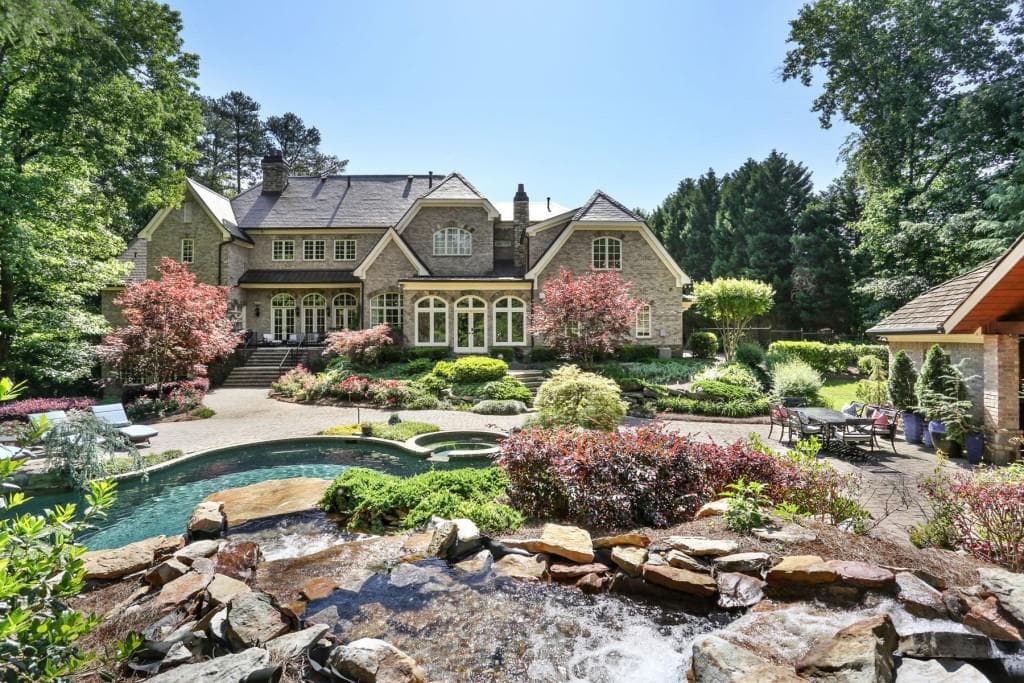 7 bedroom, 12,984 sq ft single family residence sold at 5220 Northside Drive, Atlanta, GA 30327
