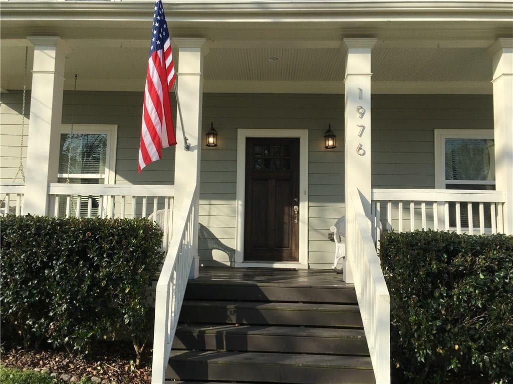 4 bedroom, 2,205 sq ft single family residence sold at 1976 Main Street, Atlanta, GA 30318