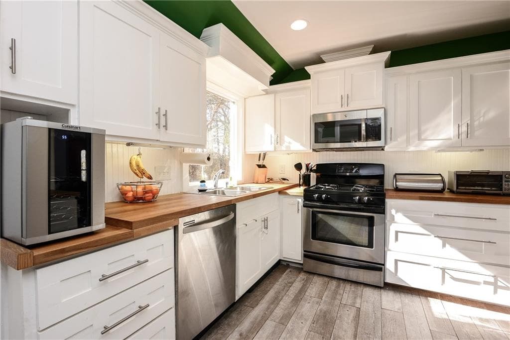 2488 Glendale Circle, Smyrna, GA 30080 — most recent listing photo