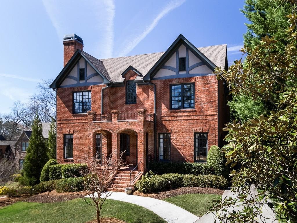 6 bedroom, 4,484 sq ft single family residence sold at 520 S Westminster Way, Atlanta, GA 30307
