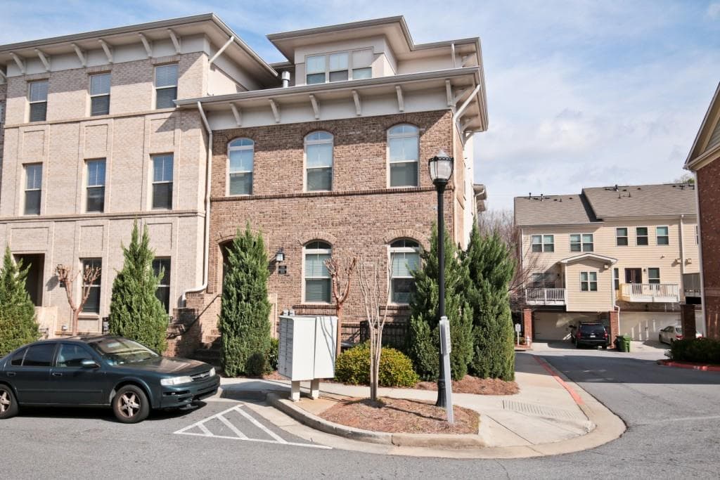 2 bedroom, 1,334 sq ft condominium sold at 1196 Lavista Circle 1196, Atlanta, GA 30324