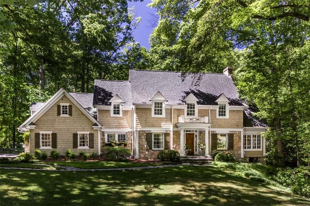 5 bedroom, 5,079 sq ft single family residence sold at 3800 Vermont Road, Atlanta, GA 30319