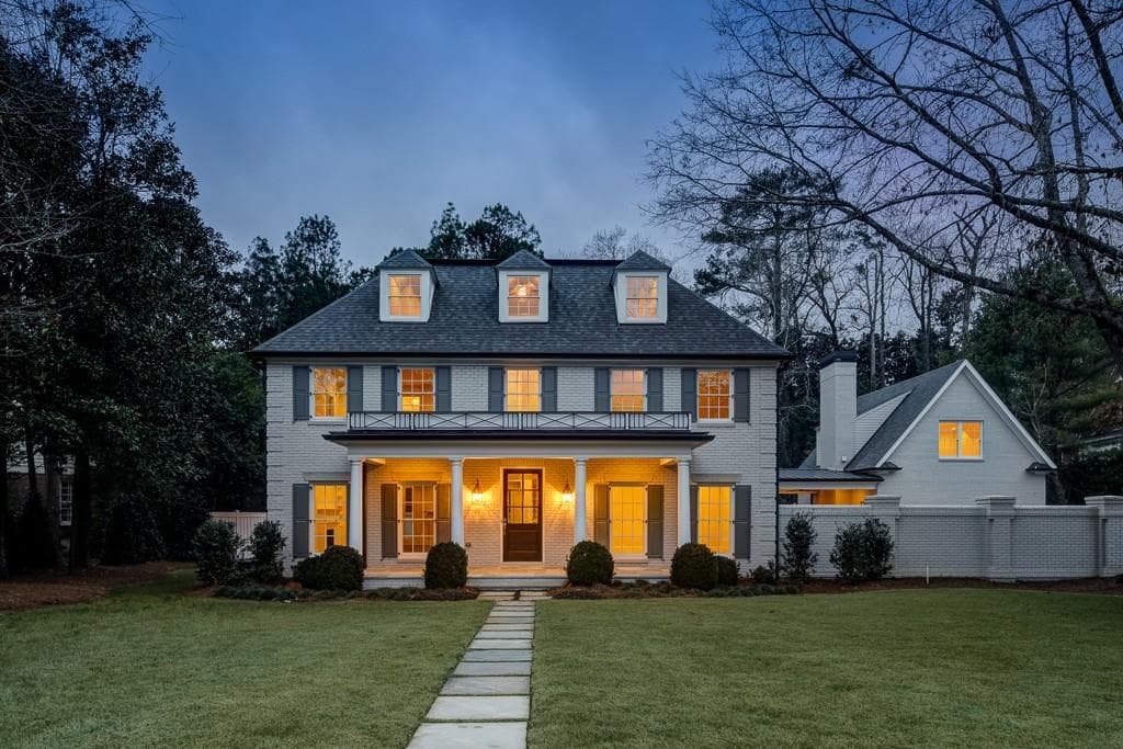 6 bedroom, 6,793 sq ft single family residence sold at 3848 Dumbarton Road, Atlanta, GA 30327