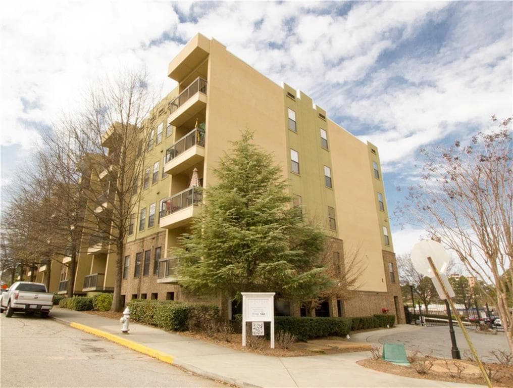 2 bedroom, 1,196 sq ft condominium sold at 425 Chapel Street 1109, Atlanta, GA 30313
