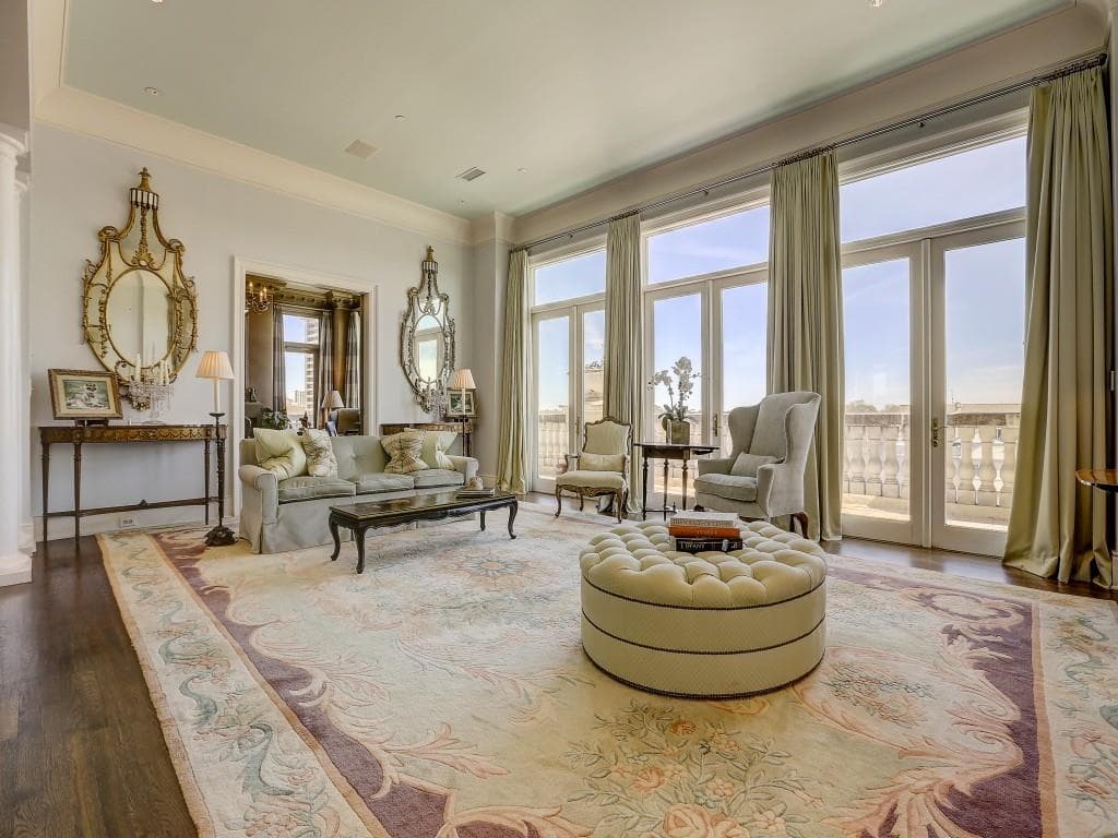 3 bedroom, 5,464 sq ft condominium sold at 2500 Peachtree Road 802N, Atlanta, GA 30305