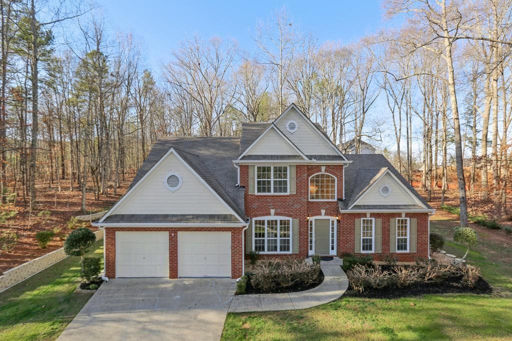 4 bedroom, 2,343 sq ft single family residence sold at 220 Sable Creek Drive, Alpharetta, GA 30004
