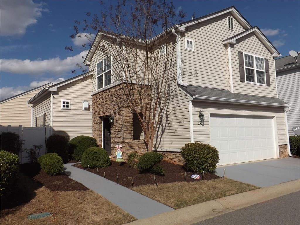 3 bedroom, 1,271 sq ft single family residence sold at 330 W Oaks Trail, Woodstock, GA 30188