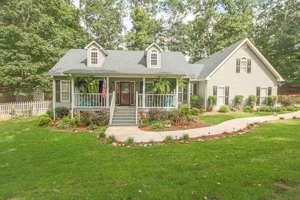 4 bedroom single family residence sold at 292 Haywood Hills Road, Demorest, GA 30535