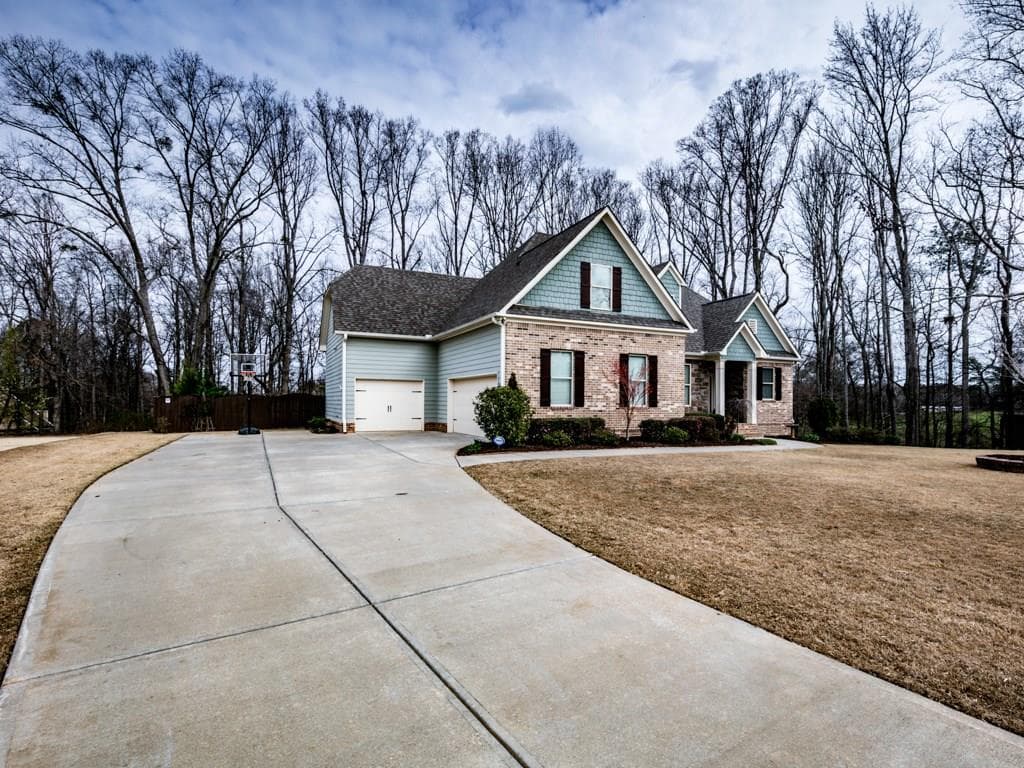 5 bedroom, 3,117 sq ft single family residence sold at 114 Glenmill Way, Woodstock, GA 30188
