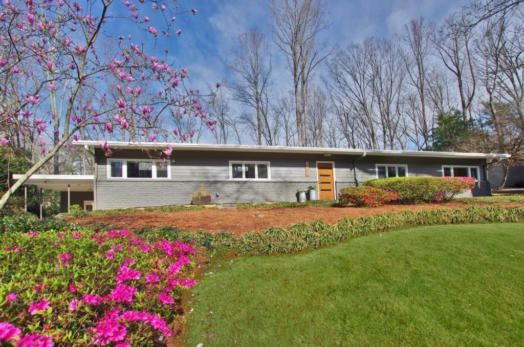 4 bedroom, 2,897 sq ft single family residence sold at 882 Barton Woods Road, Atlanta, GA 30307