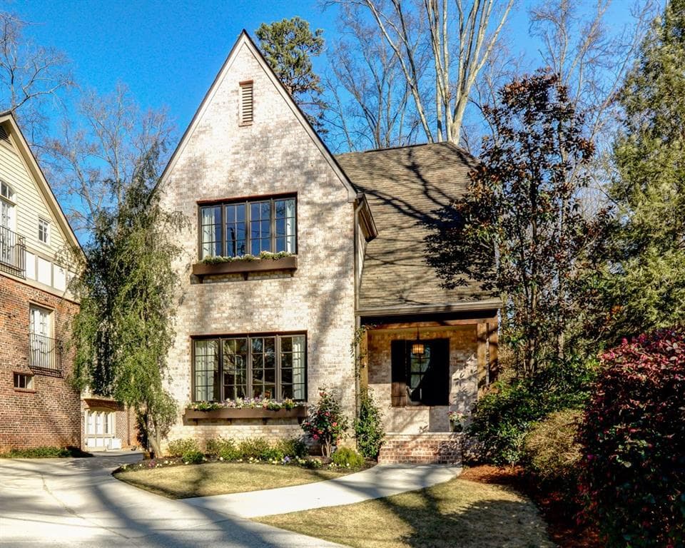 5 bedroom, 3,539 sq ft single family residence sold at 205 Chelsea Drive, Decatur, GA 30030