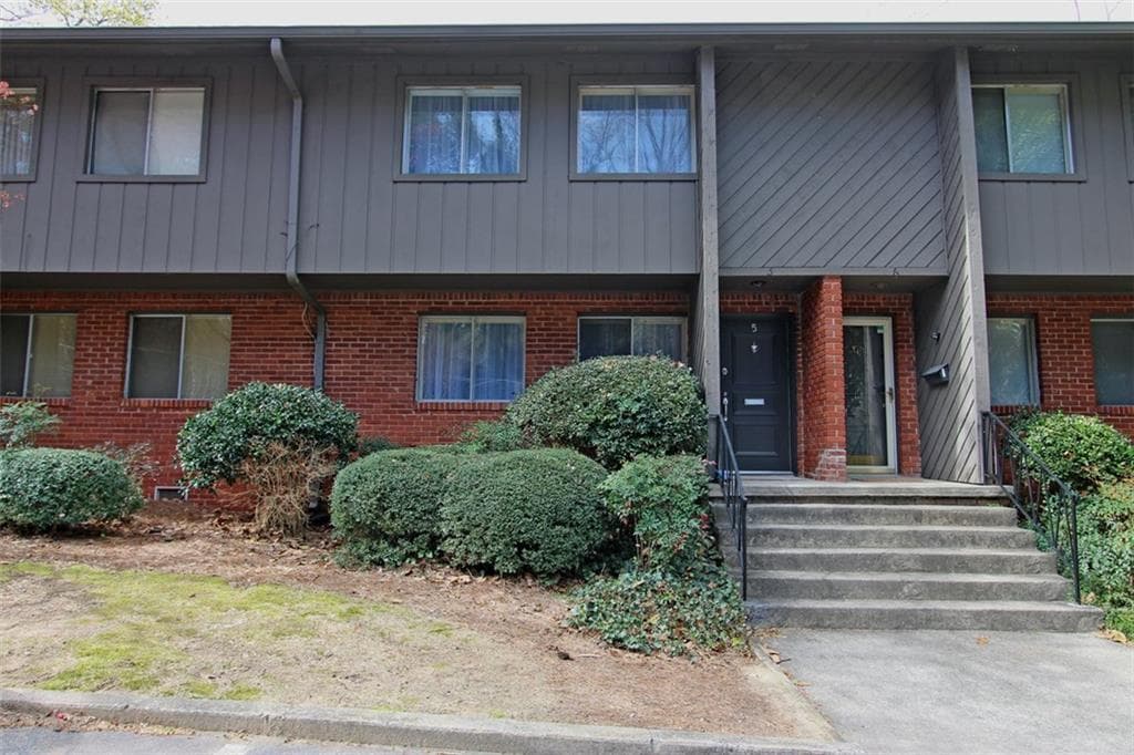 3 bedroom, 1,218 sq ft townhouse sold at 1620 Briarcliff Road 5, Atlanta, GA 30306