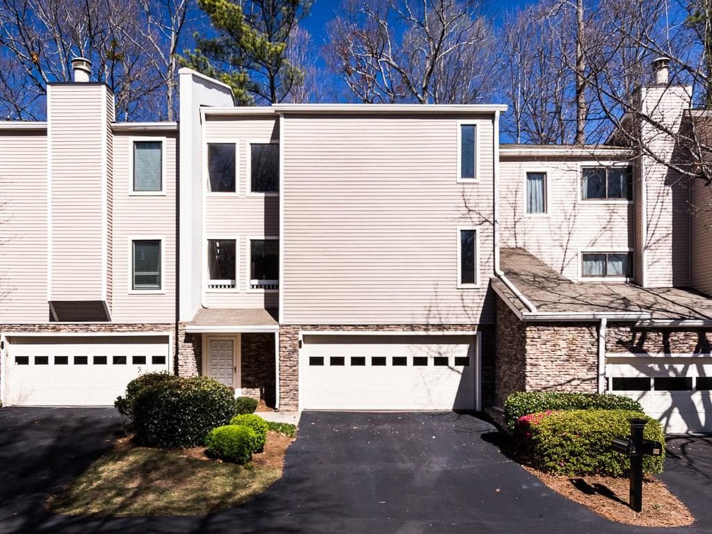 12 Basswood Circle, Sandy Springs, GA 30328 — most recent listing photo