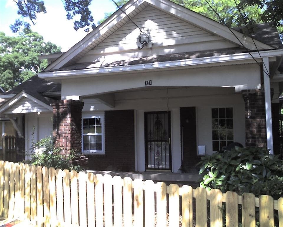 4 bedroom, 2,699 sq ft single family residence sold at 722 Cascade Avenue, Atlanta, GA 30310