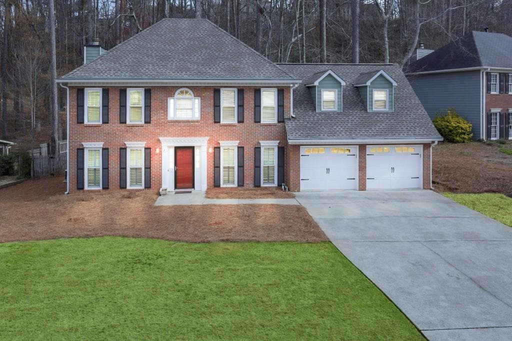 4 bedroom, 2,112 sq ft single family residence sold at 1595 Pine Creek Way, Woodstock, GA 30188