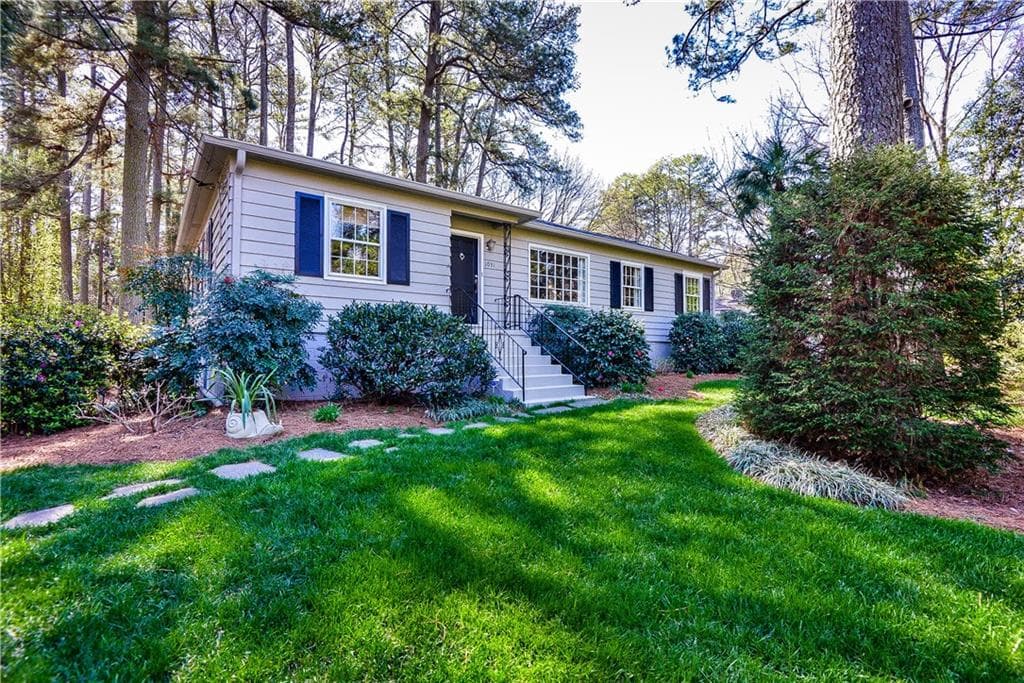 2 bedroom, 1,318 sq ft single family residence sold at 1031 Lindridge Drive, Atlanta, GA 30324