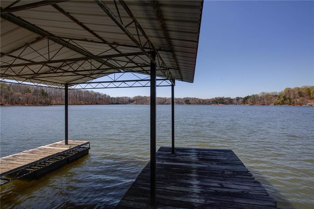 single family residence sold at 5493 Little River Circle, Gainesville, GA 30506