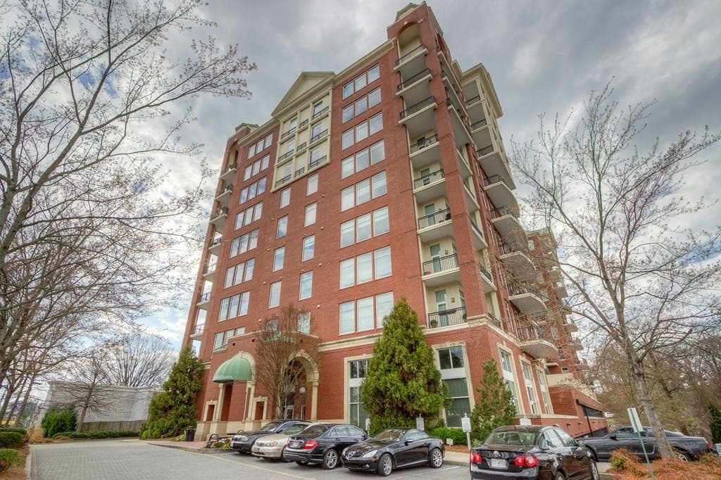 1 bedroom, 964 sq ft condominium sold at 3820 Roswell Road 405, Atlanta, GA 30342