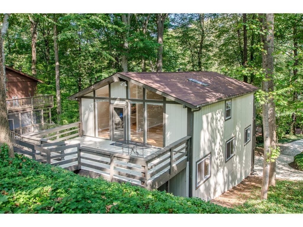 4 bedroom, 2,000 sq ft single family residence sold at 2438 Melinda Drive, Atlanta, GA 30345