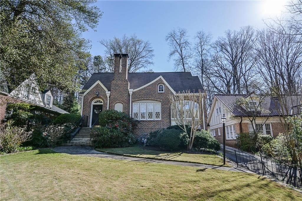 4 bedroom, 2,264 sq ft single family residence sold at 549 Lakeshore Drive, Atlanta, GA 30307
