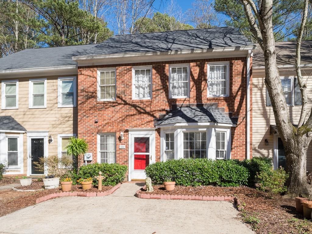 586 Saint James Walk, Marietta, GA 30067 — most recent listing photo
