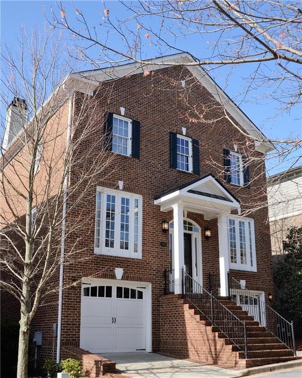 4 bedroom, 4,583 sq ft single family residence sold at 2616 Canterbury Trail, Atlanta, GA 30324