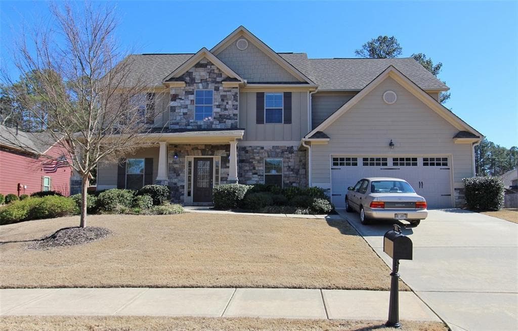 5 bedroom, 2,565 sq ft single family residence sold at 3975 Silverthorn Trace, Cumming, GA 30028