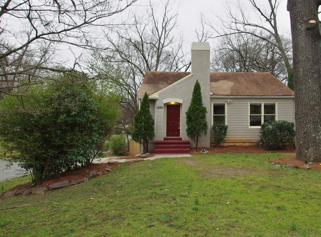 3 bedroom, 1,498 sq ft single family residence sold at 1880 Vesta Avenue, College Park, GA 30337