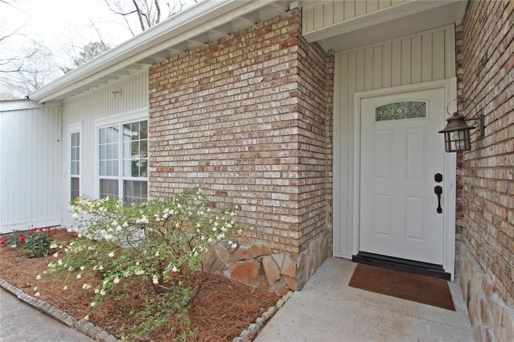 3000 Cedar Knoll Drive, Roswell, GA 30076 — most recent listing photo