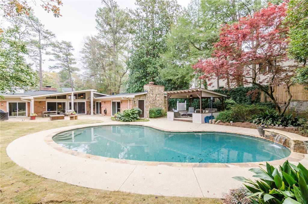 3 bedroom, 2,390 sq ft single family residence sold at 3230 N Wood Valley Road, Atlanta, GA 30327