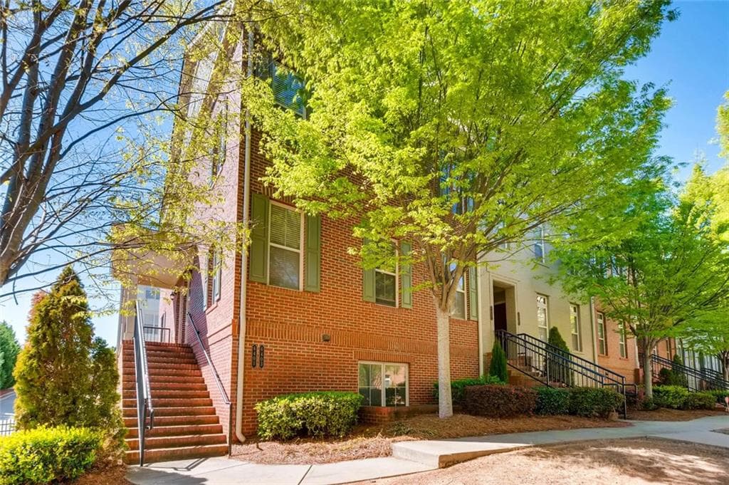 6401 Paulson Place, Sandy Springs, GA 30328 — most recent listing photo