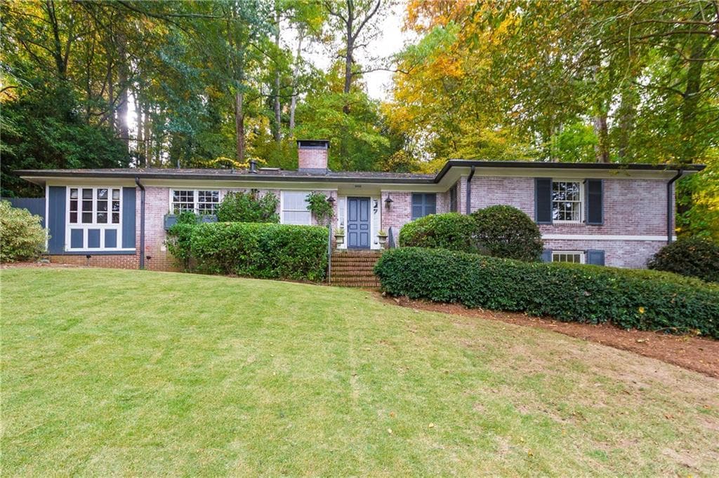 2 bedroom, 2,450 sq ft single family residence sold at 2561 Brookdale Drive, Atlanta, GA 30305