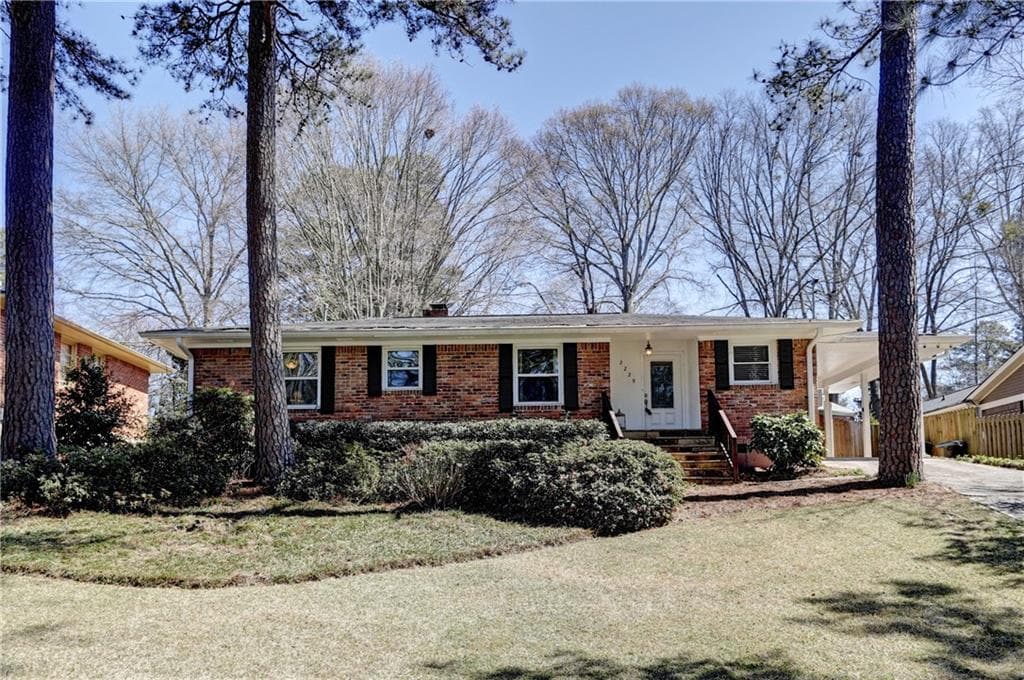 3 bedroom, 1,323 sq ft single family residence sold at 2229 Fairway Circle, Brookhaven, GA 30319