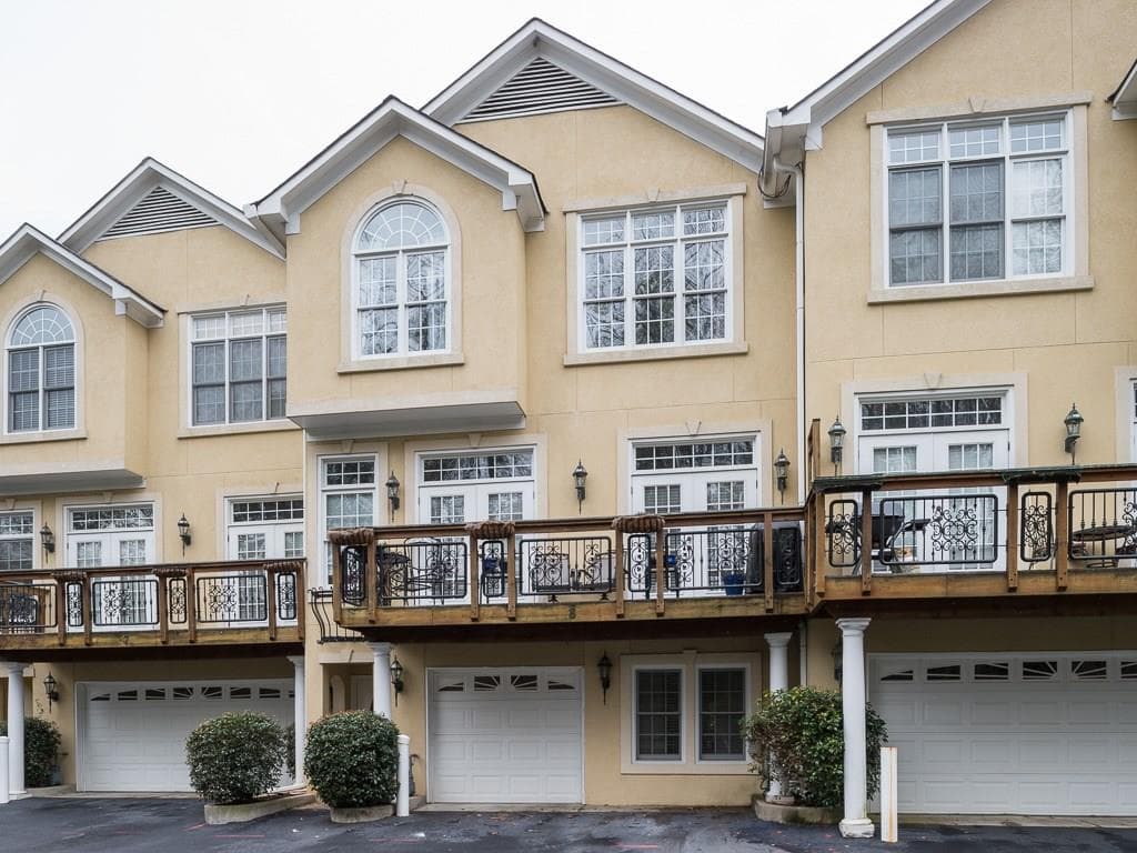 3 bedroom, 1,652 sq ft townhouse sold at 331 Carpenter Drive 8, Atlanta, GA 30328